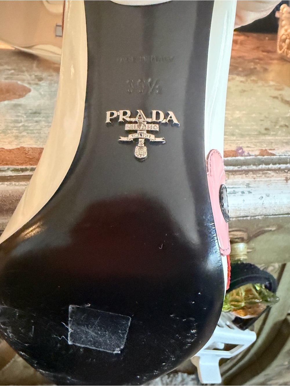 PRADA White patent leather flower PUMPS 39-1/2, Archival! excellent condition - Picture 3 of 8